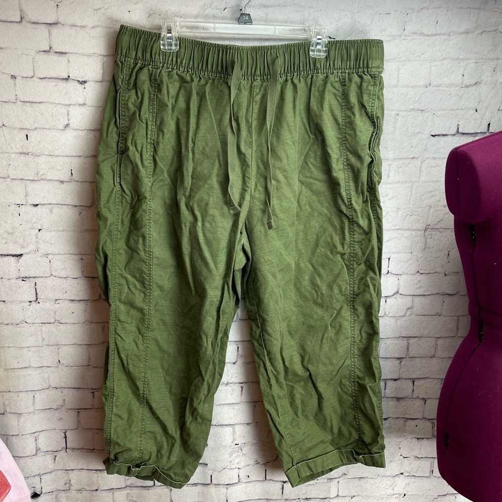 Lane Bryant size 18/20 olive green cropped pants